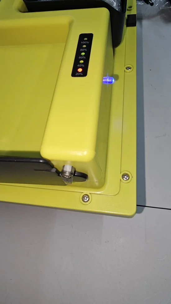 Лодки за захранка Лодка за захранка D19 с  GPS 100 точки, сонар + ПОДАРЪК сак за лодка, зарядно 12V , гумен калъф за дистанцонно,  резервни перки