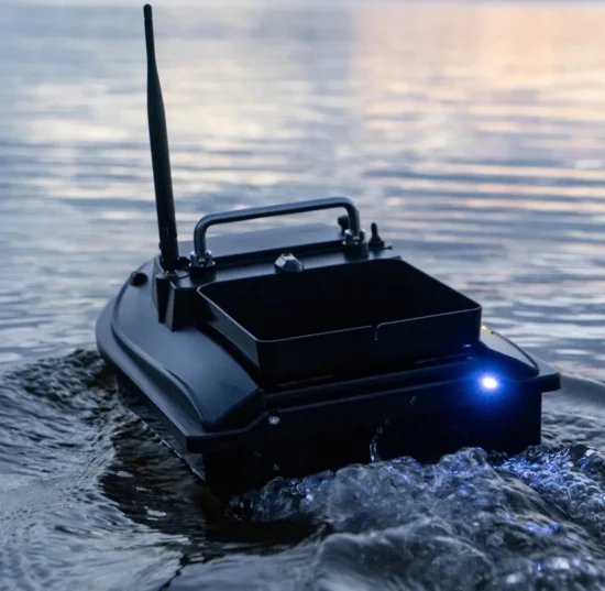 Лодки за захранка Лодка за захранка V050 с круиз контрол - до 500 метра обхват + БОНУС сак и зарядно за автомобил